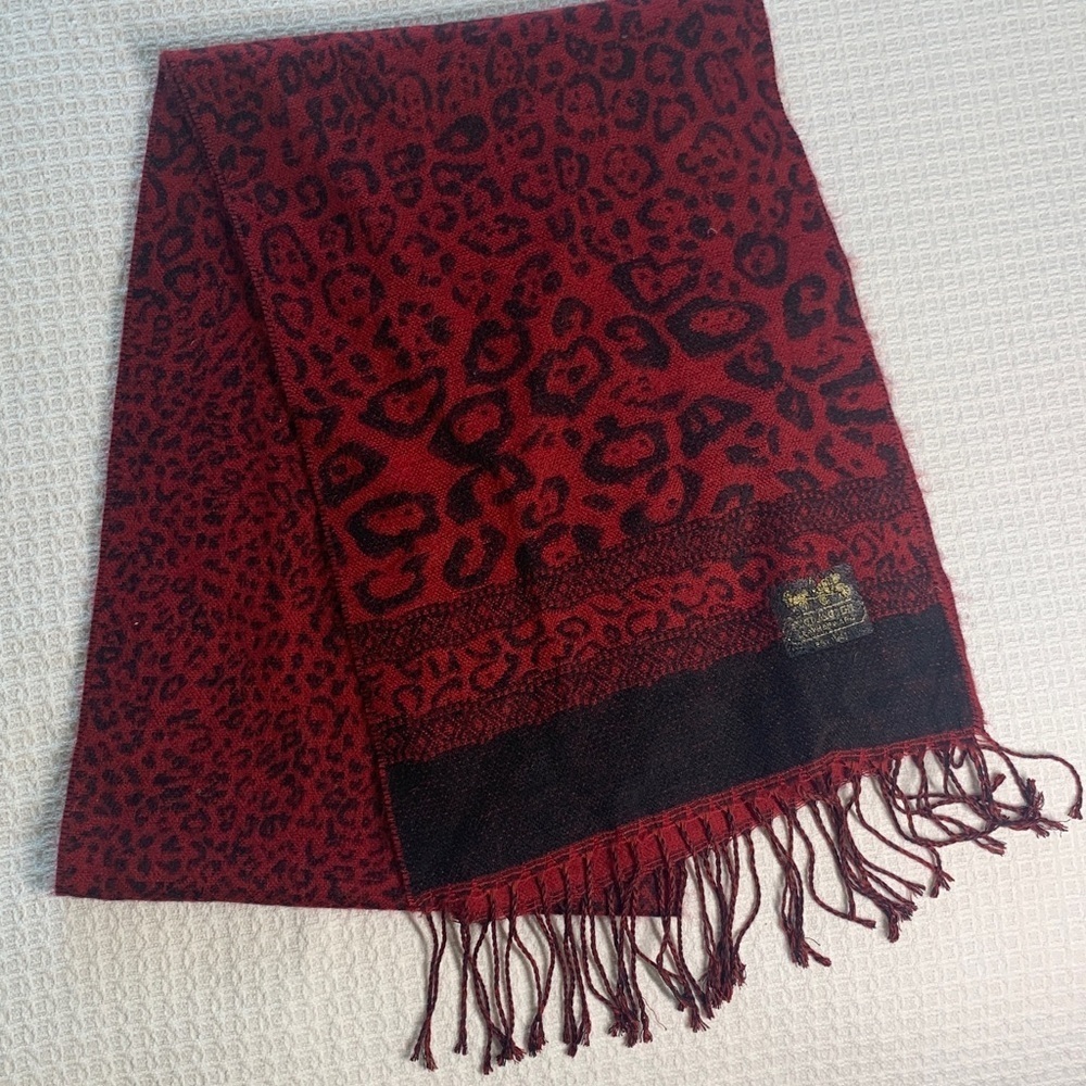 Coach red leapoard winter scarf - Picture 5 of 5